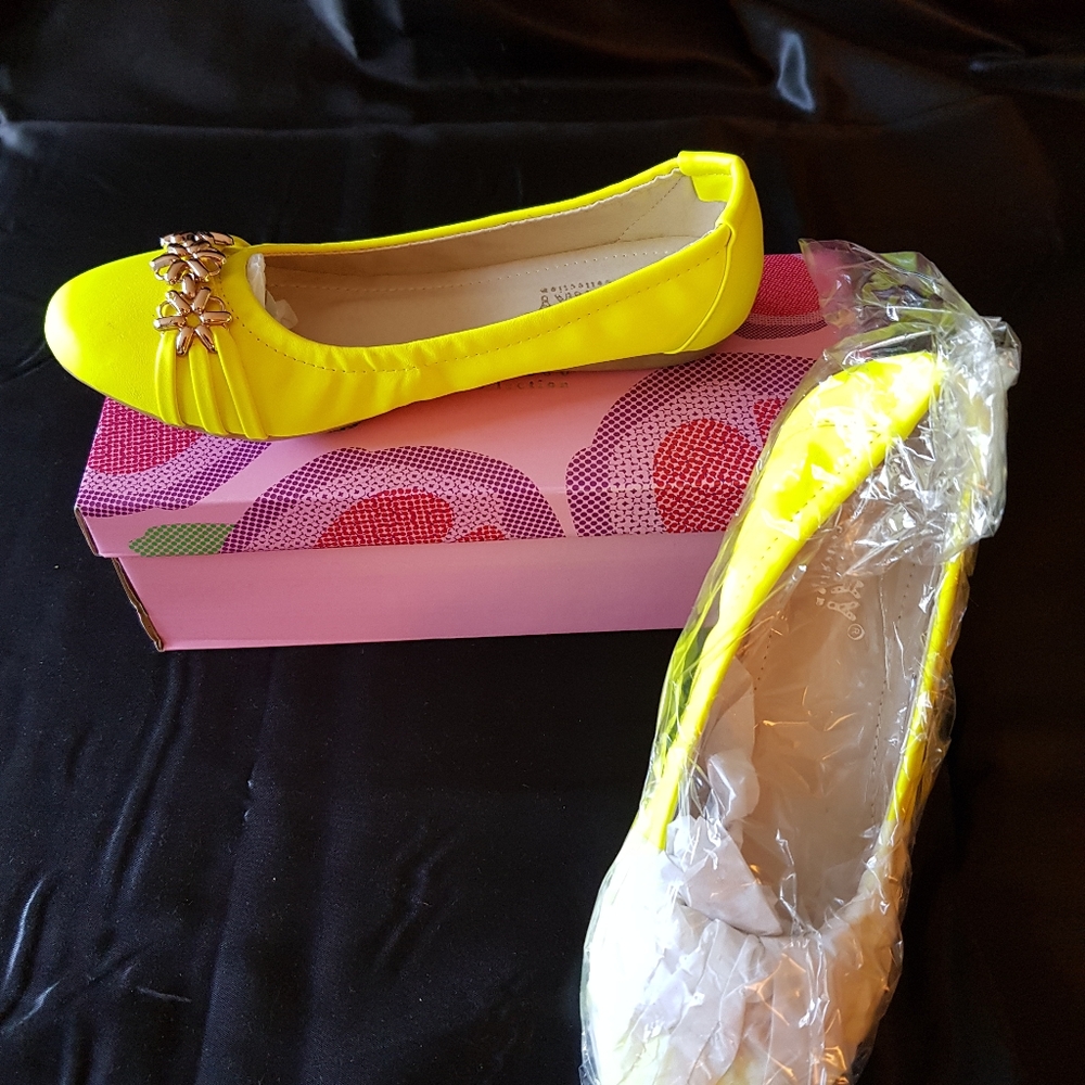 Shoes - Picture 3 of 5